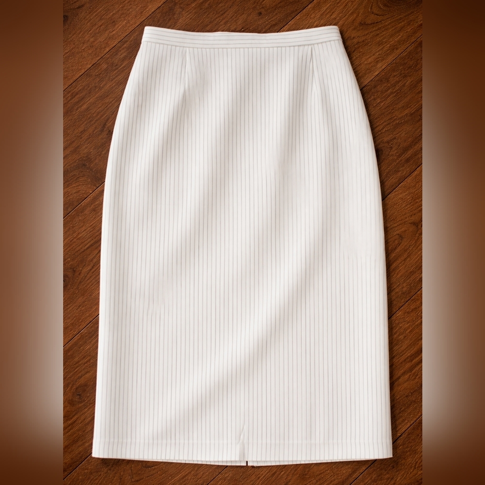 🩷 VINTAGE Cream and Blue Pinstriped Pencil Skirt - size M